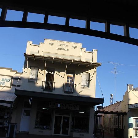 ווסט וויאלונג Mentor Chambers Apartment Bed & Breakfast מראה חיצוני תמונה